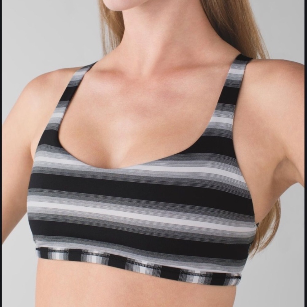 Lululemon sports bra (black and white) - Picture 2 of 6